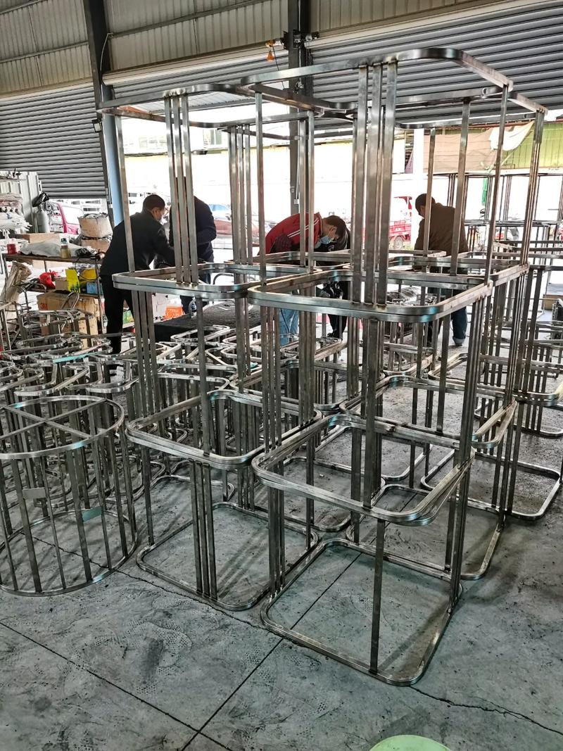 不銹鋼輕奢風家具與鋁制精品 去商場不如來工廠，定制您的品質生活